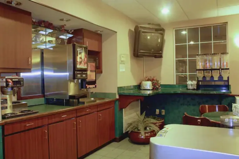 Garden City Inn - Hall