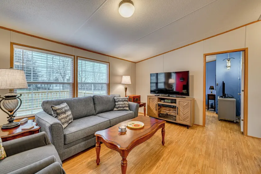 Boat, Fish, Hike & Explore: Cozy Home in Bronston - Image 1