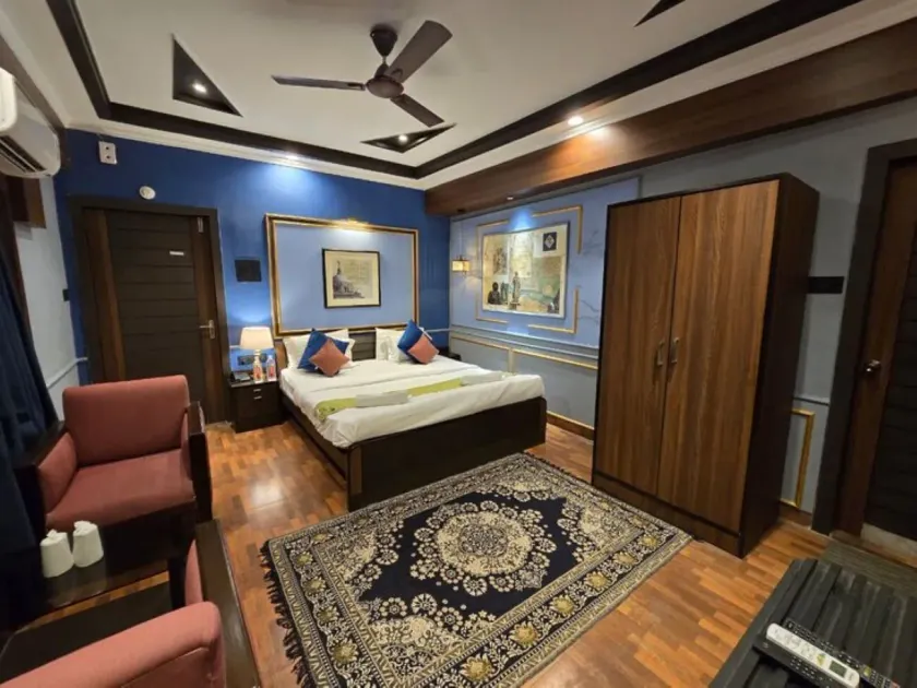Hotel Trimoorti - Image 1