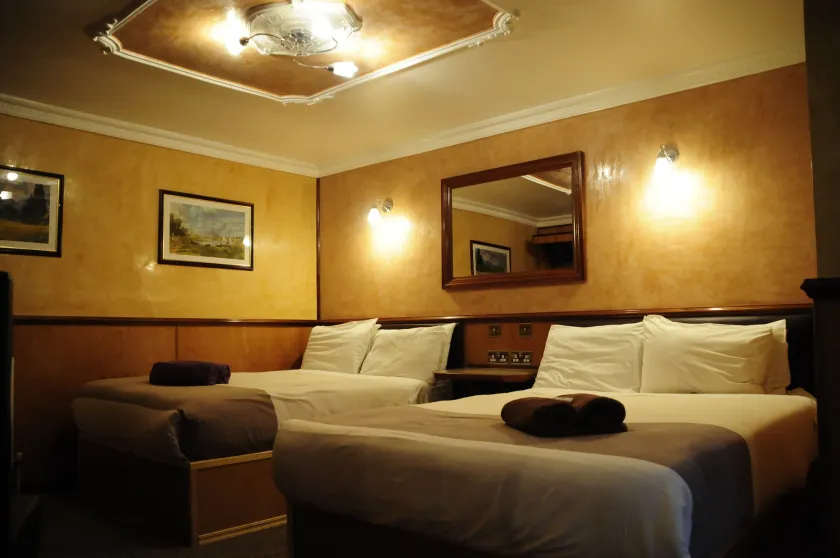 Cricklewood Lodge Hotel - Image 1