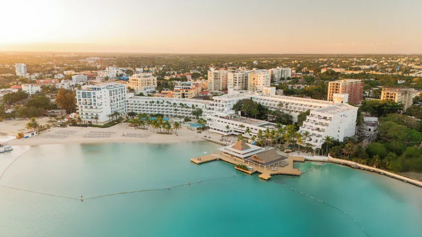 Santo Domingo Bay Convention Resort & Casino - Image 1