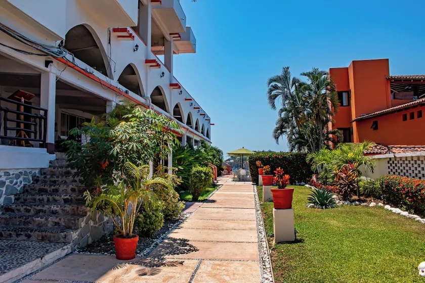 Hotel Casa Sun and Moon - Image 1