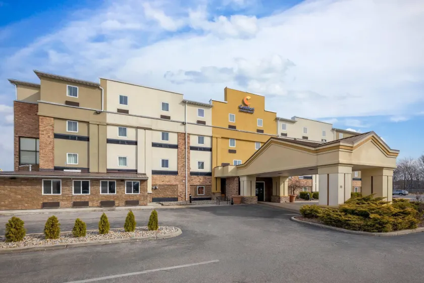 Comfort Inn & Suites Michigan City South - Image 1