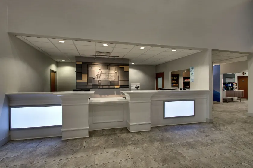 Holiday Inn Express Hotel & Suites Waukegan/Gurnee by IHG - Lobby