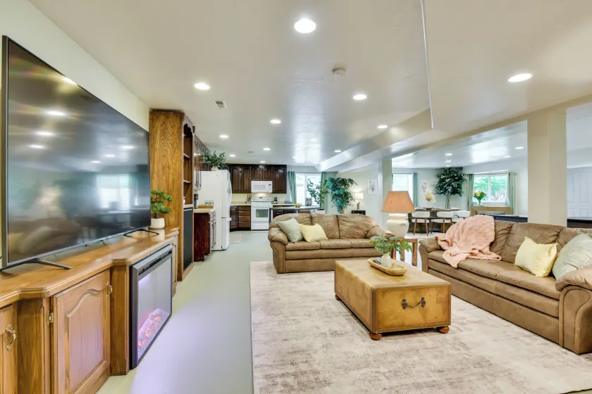 Shaded Patio and Fire Pit: Quiet Kaysville Home - Image 1