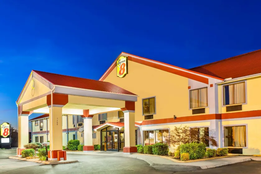 Super 8 by Wyndham Morristown/South - Image 1