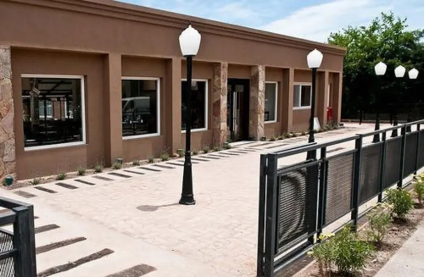 Pro Hotel - Image 1