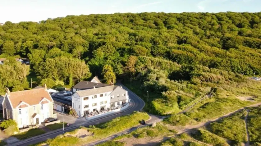 South Sands Hotel - Image 1