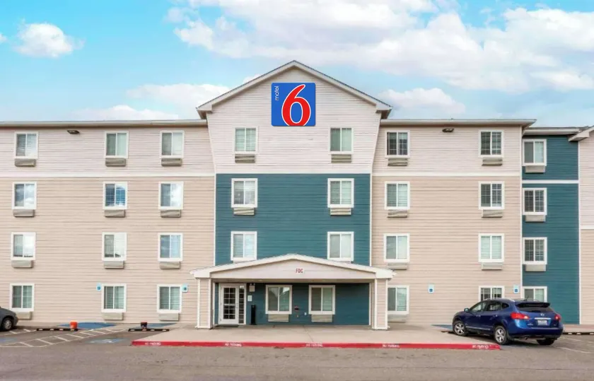 Motel 6 Suites El Paso East, TX - Image 1