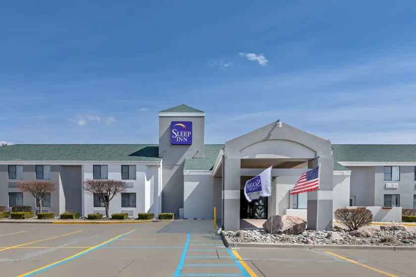 Sleep Inn DeWitt - Lansing North - Image 1