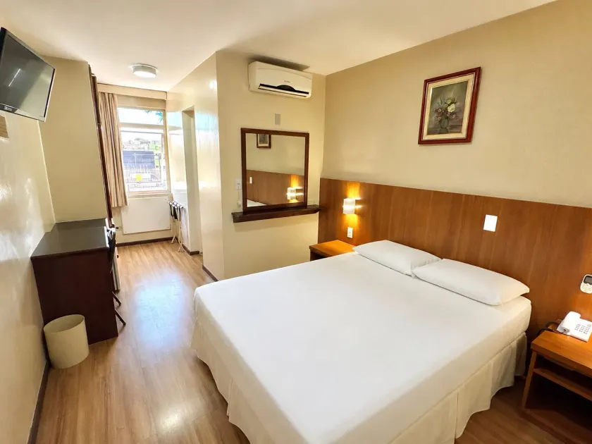 Lira Hotel - Image 1