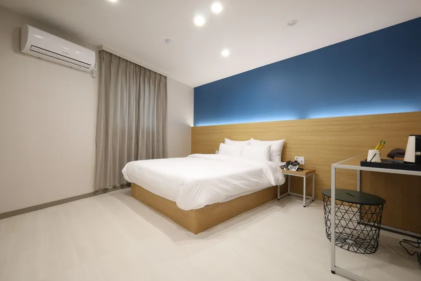 CALM REST HOTEL GIMHAE - Værelse