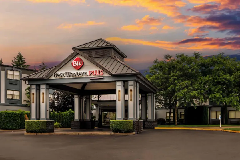 Best Western Plus Puyallup Hotel - Image 1
