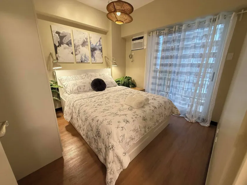 Aesthetic Cozy Modern Condo Apartment - Image 1