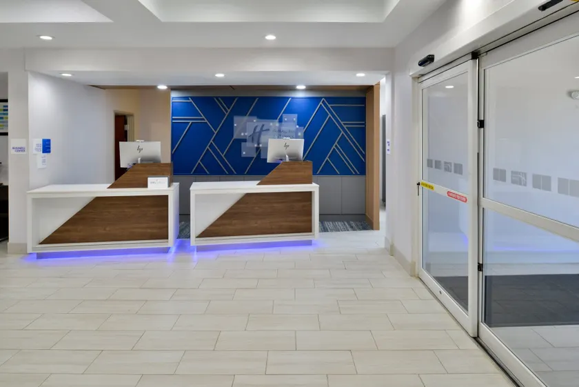 Holiday Inn Express Hotel & Suites Carthage by IHG - Indgang