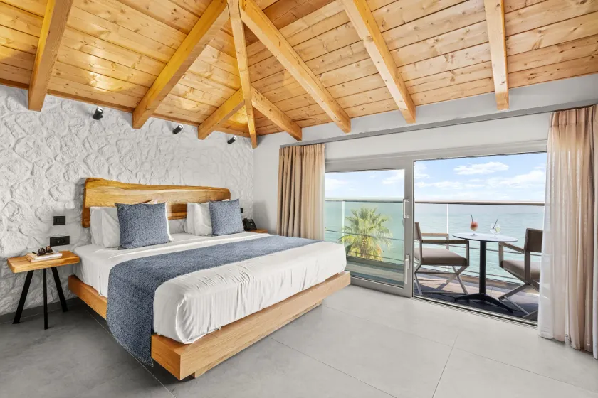 Emily's Luxury Suites - Image 1