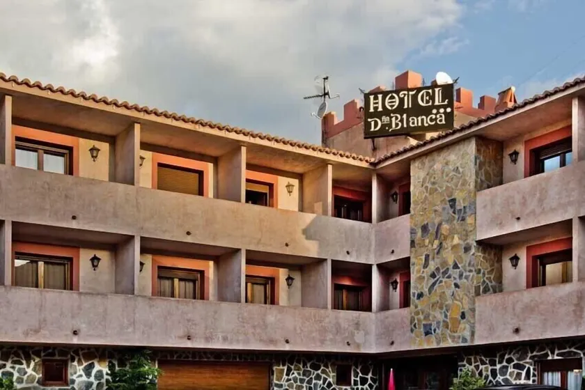 Hotel Doña Blanca - Image 1