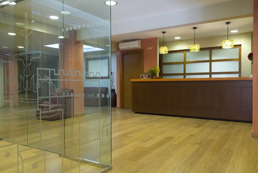 Hotel Avenida - Image 1