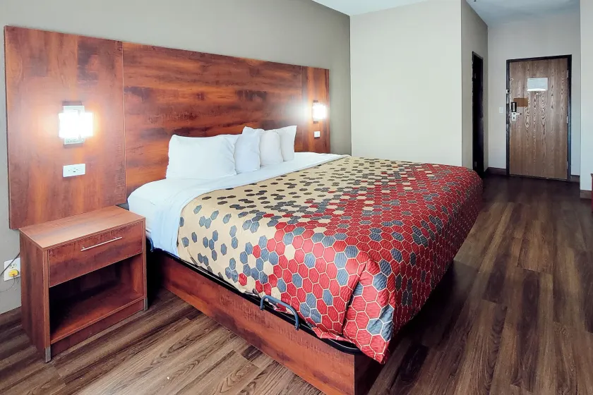 Econo Lodge Fargo - West Acres - Image 1