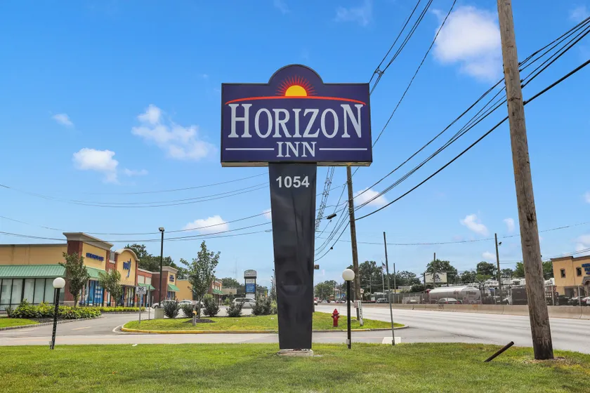 Horizon Inn - Image 1