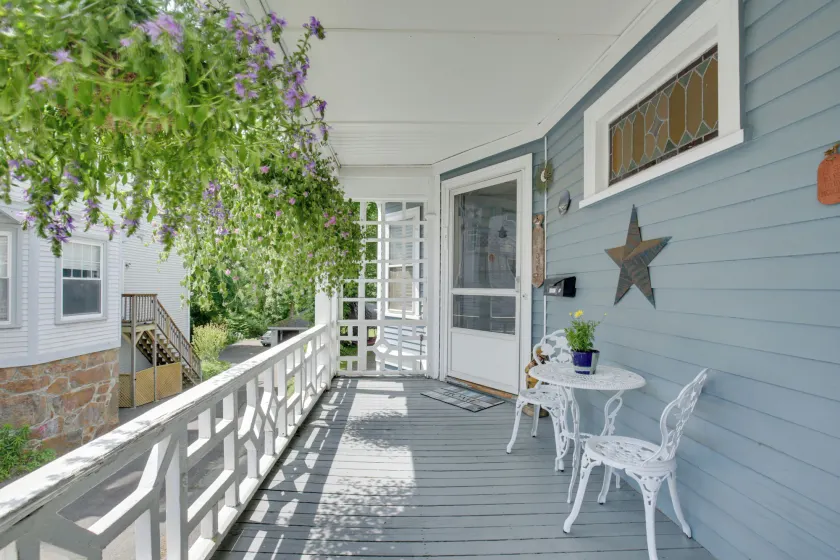 Quaint Beverly Townhome: Walk to Beach & Downtown! - Image 1