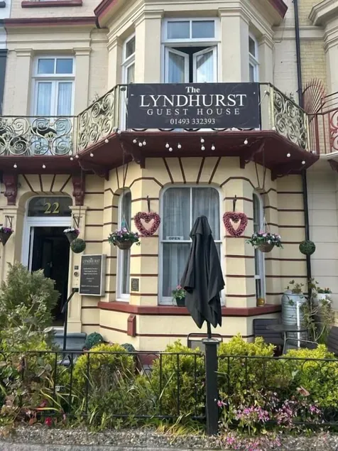 The Lyndhurst guest house  - Image 1