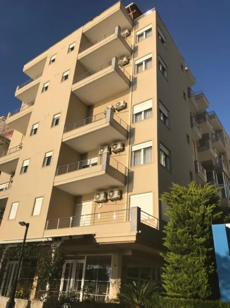 Eval Hotel - Image 1