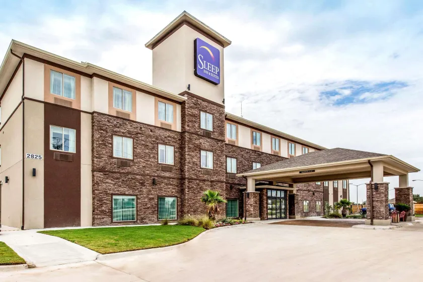 Sleep Inn & Suites Bryan - College Station - Image 1