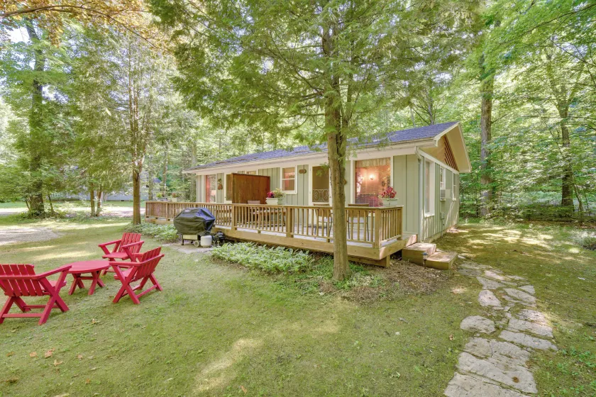 'Pine Cottage' Duplex w/ Deck: Walk to State Park! - Image 1