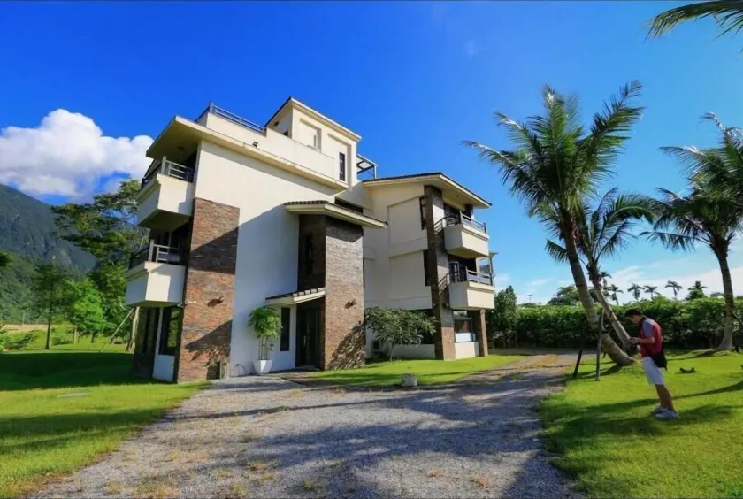 Hualien Simple Life Scenic B&B- Near Qixingtan & Tzu Chi - Image 1