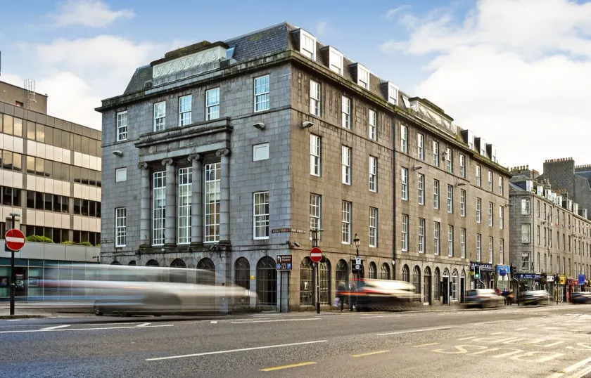 Royal Athenaeum Suites - Image 1
