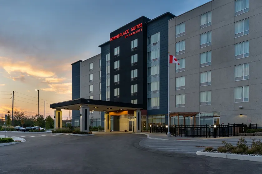 TownePlace Suites by Marriott Brantford and Conference Centre - Image 1
