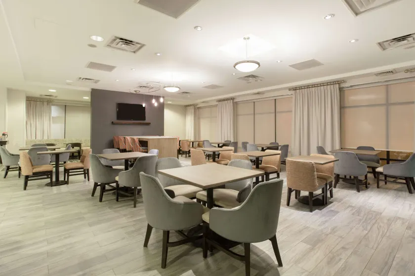 Hampton Inn & Suites Denver-Downtown - Image 1