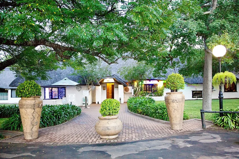 Lalapanzi Hotel & Conference Centre - Image 1