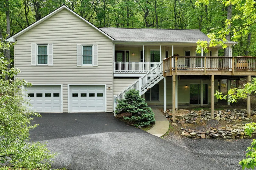 17-Seat Home Theater, Hot Tub, Huge Game Room! - Image 1