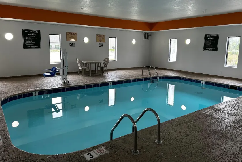 Super 8 by Wyndham Ankeny/Des Moines Area - Image 1