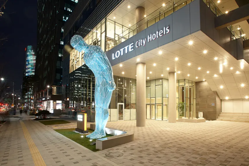 LOTTE CITY HOTEL Myeongdong - Image 1