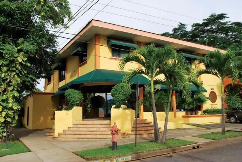 Hotel Brandts Los Robles de San Juan - Image 1