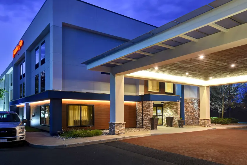 Hampton Inn White River Junction - Image 1