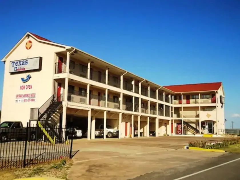 Texas Inn Waxahachie - Image 1