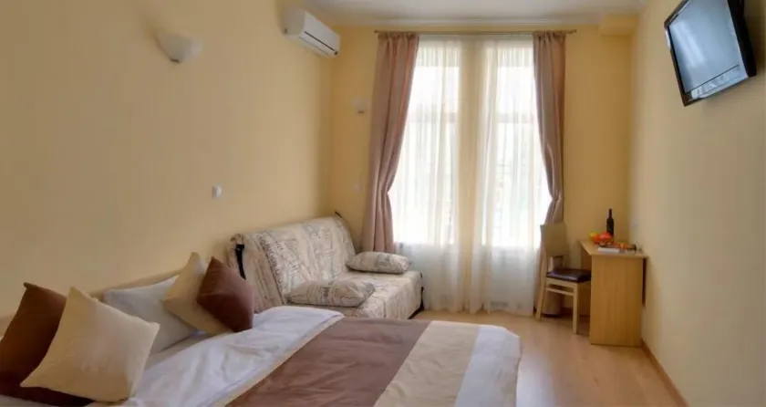 Heart Kyiv Apart-Hotel - Image 1