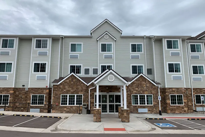 Microtel Inn & Suites by Wyndham Woodland Park - Image 1