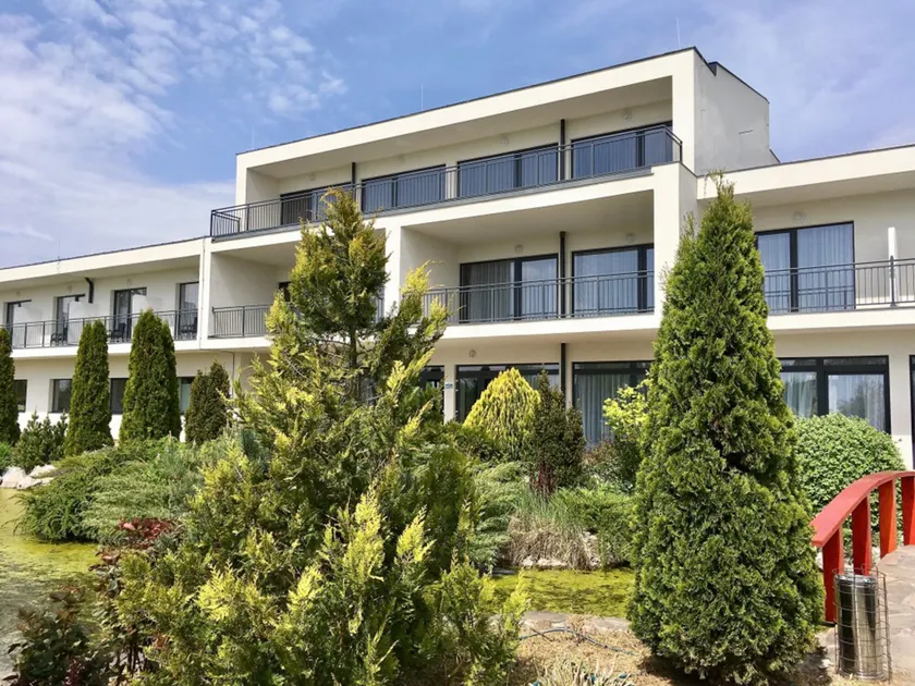 Garden Hotel Medical & Spa - Image 1