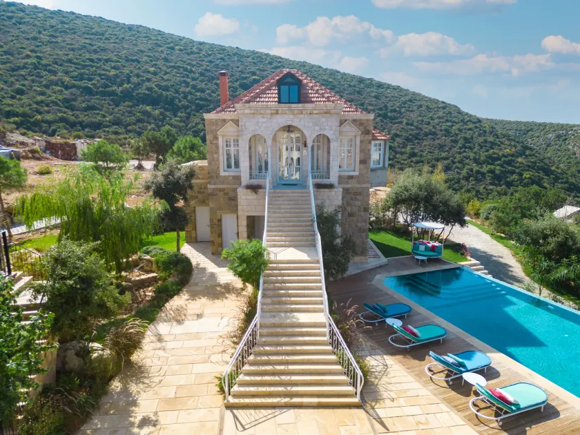 Arnaoon Village - Image 1