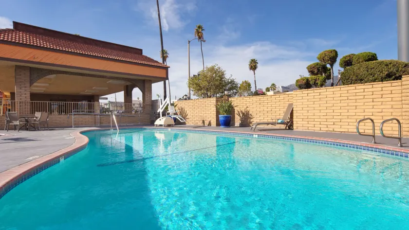 Best Western Pasadena Inn - Image 1