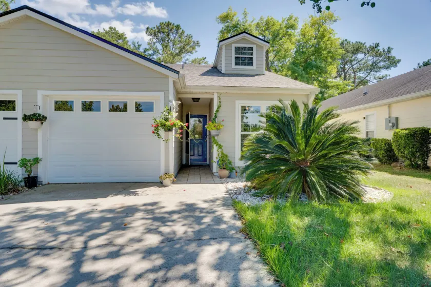 Golf Course Community Home Near Springs & Swimming - Interior