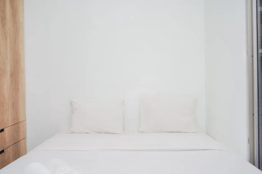 Fully Furnished with Comfortable Design 2BR Apartment Springwood Residence - Room