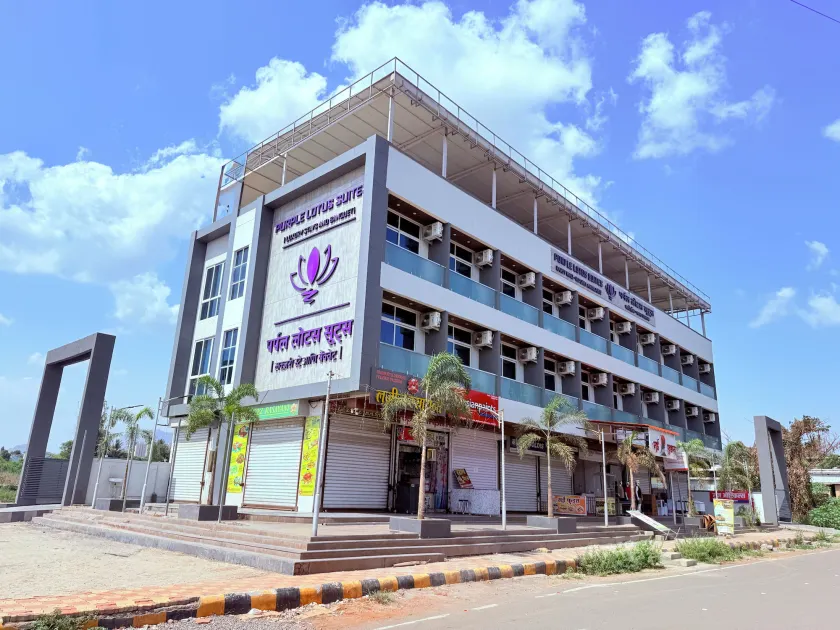 Hotel Purple Lotus Suites - Image 1