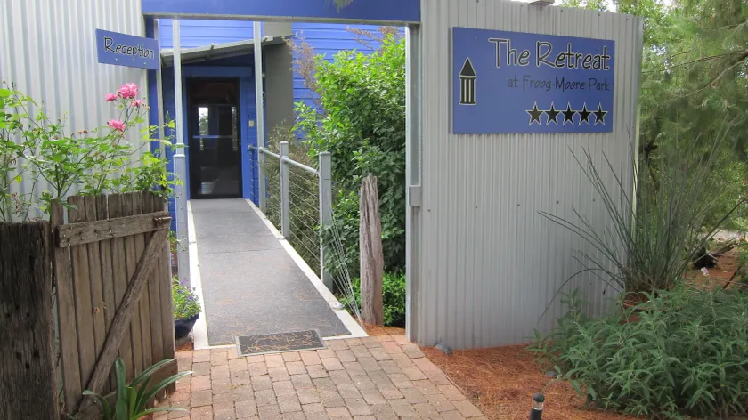 The Retreat at Froog Moore Park - Interior entrance