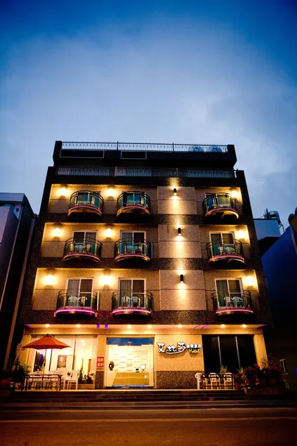 Ibiza Inn Kenting - Image 1